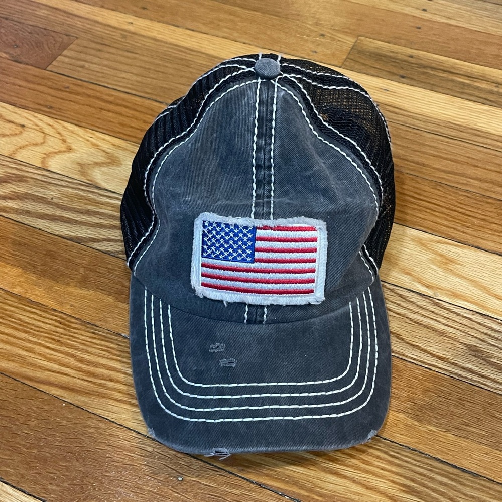 American flag trucker hat